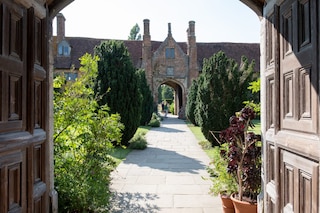 cranbrookunitedkingdom-july2019entranceandgardensof